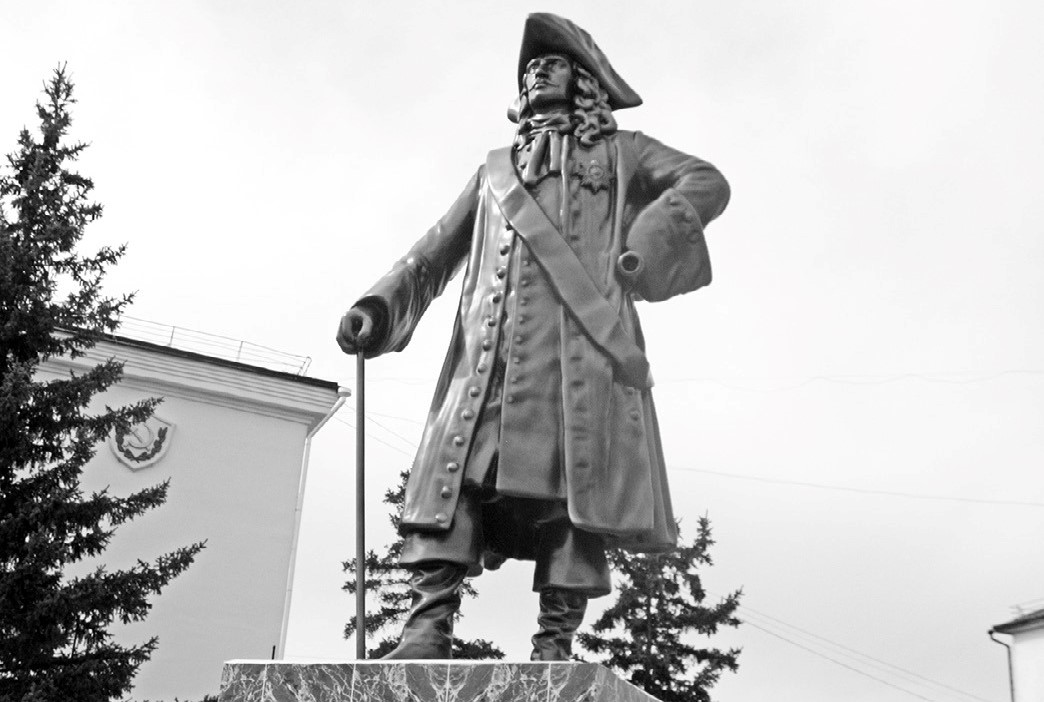 В 1727 году русский дипломат Савва Рагудзинский-Владиславич заключил с Китаем ряд новых договоров, что дало возможность открыть новый крупный торговый пункт – Кяхту (собственно, Кяхтой – по имени местной реки – была названа торговая слобода, примыкающая к В 1727 году русский дипломат Савва Рагудзинский-Владиславич заключил с Китаем ряд новых договоров, что дало возможность открыть новый крупный торговый пункт – Кяхту (собственно, Кяхтой – по имени местной реки – была названа торговая слобода, примыкающая к.