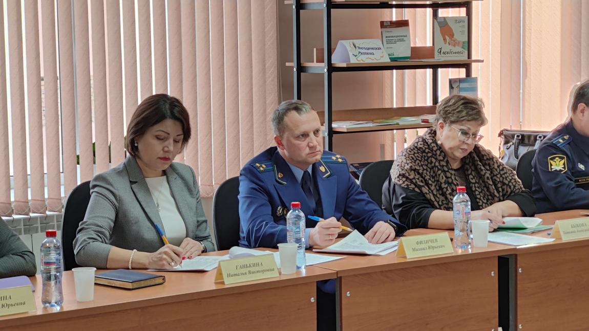 Прокуратурой Кяхтинского района проведена проверка соблюдения антитеррористического законодательства.